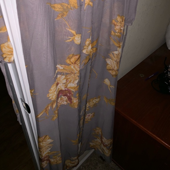 Mid length - Long Dress - Picture 2 of 3